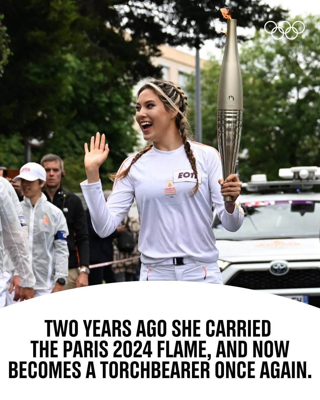 谷爱凌传递米兰冬奥会火炬国际奥委会官方账号与米兰冬奥会官方账号均发布了，北京冬奥