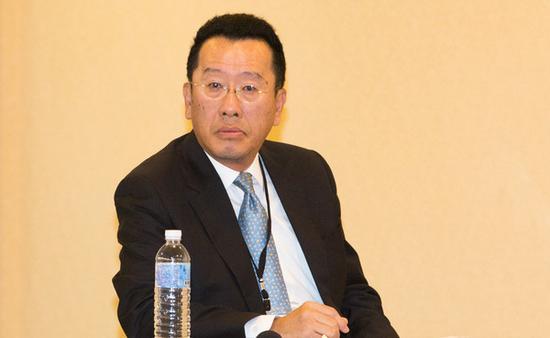 危险的信号。美国《华尔街日报》8月4日报道：“台湾正公开提及长期以来秘而不宣的美
