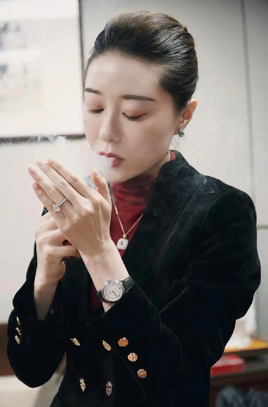 89年
36岁
人到中年终于明白
中年人不谈感情
只谈生存
谈生活
谈健康
谈金