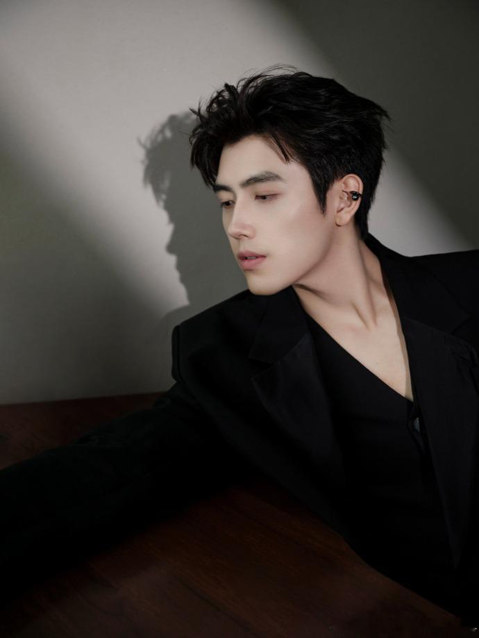 #陈飞宇allblack造型十二宫格##陈飞宇黑色风衣十二宫格# 陈飞宇allb