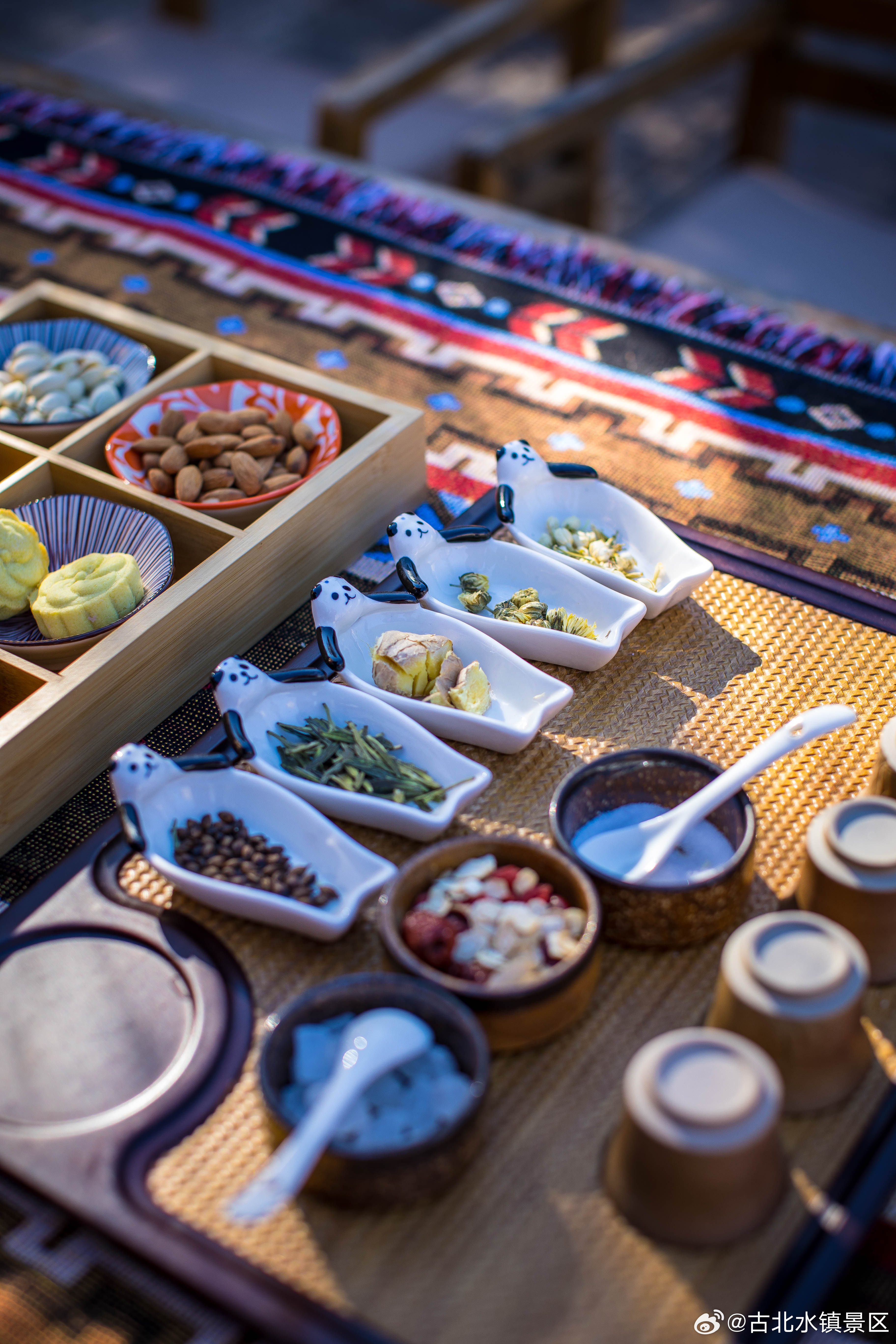 白天努力生活，晚上围炉煮茶吃一口热乎的火锅，让身体和心一起“回血”早安，宝子们～