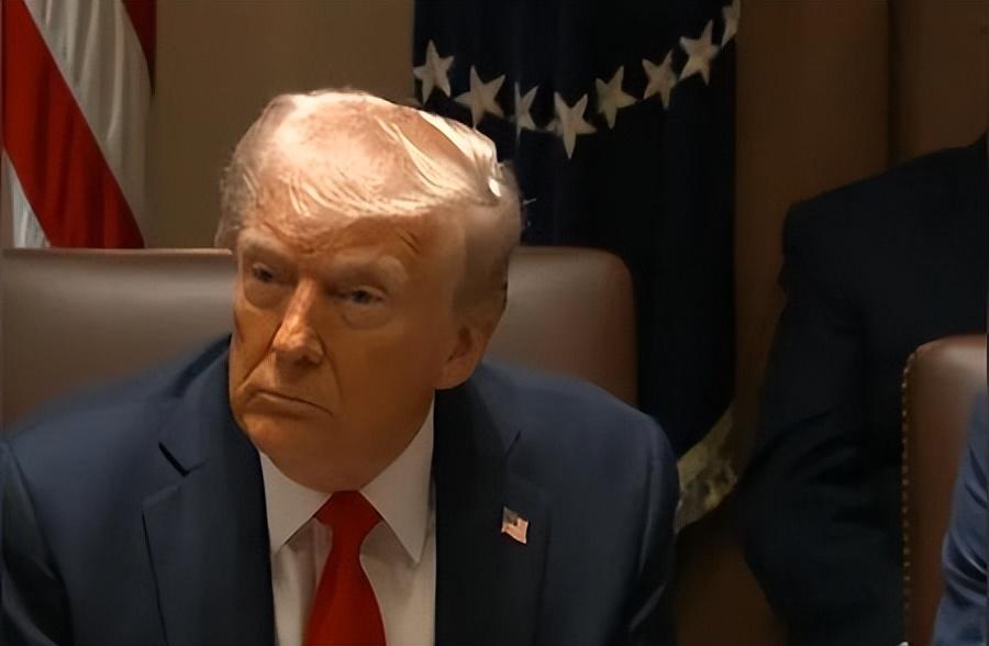 英美贸易外交摩擦再度升温，美方一边放出政策层面的属地相关调整风声，一边直接把关税