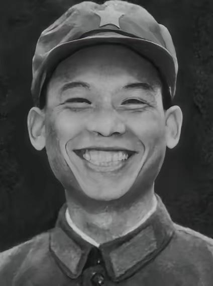 “没想到上人民日报了！”高中教室，黑板突然掉落，眼看着要砸向老师，不料下一秒第一