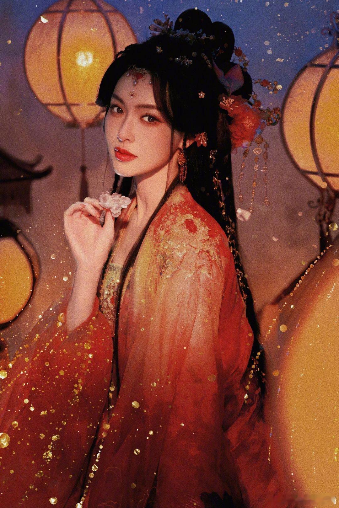 唐嫣端午古风大片 哦莫哦莫，果然异域古装最适合美糖！！！我有新壁纸了，开心唐嫣端