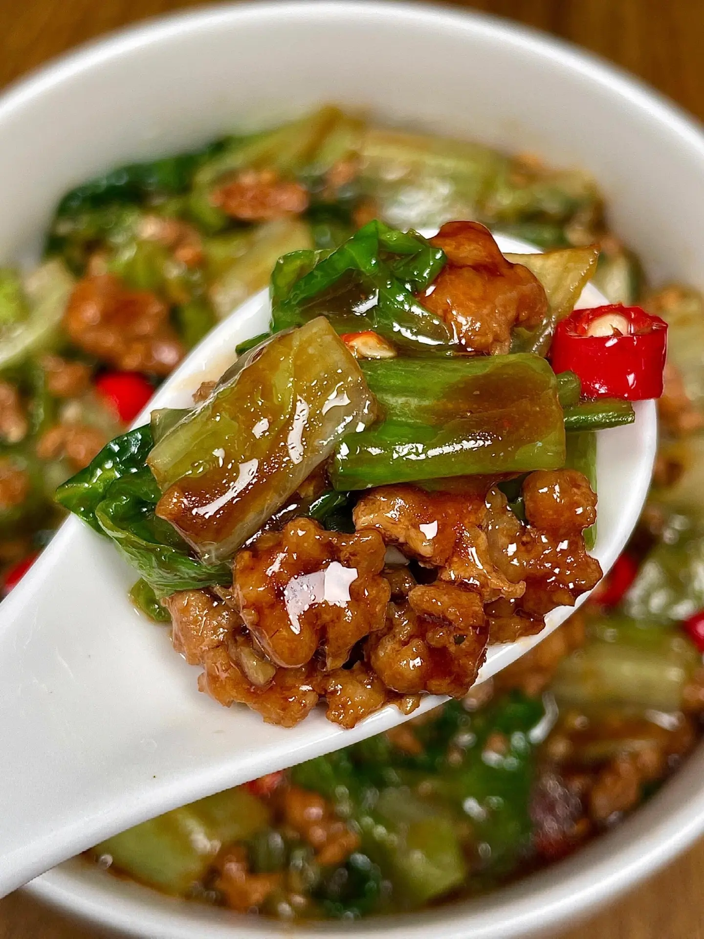 好吃下饭的家常菜还得是这个。今天分享一道肉末生菜。好吃叉下饭。 生菜清...