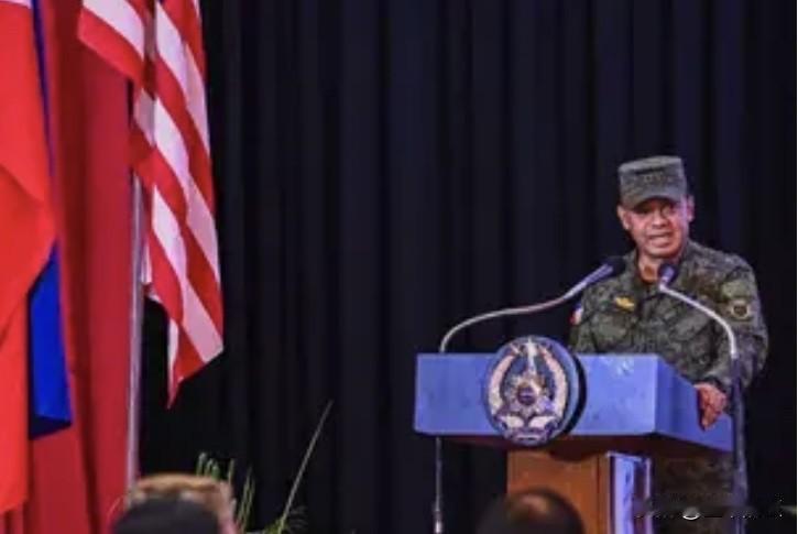 菲律宾武装部队周二开启了第九届“海、空、陆联合演习”，菲律宾武装部队总参谋长罗梅