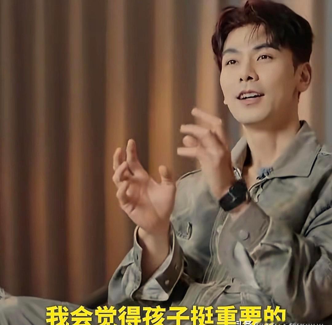 “孩子才是婚姻里唯一扳不回的筹码。
”戴向宇这句话刚落，弹幕炸了——“哥，你藏了