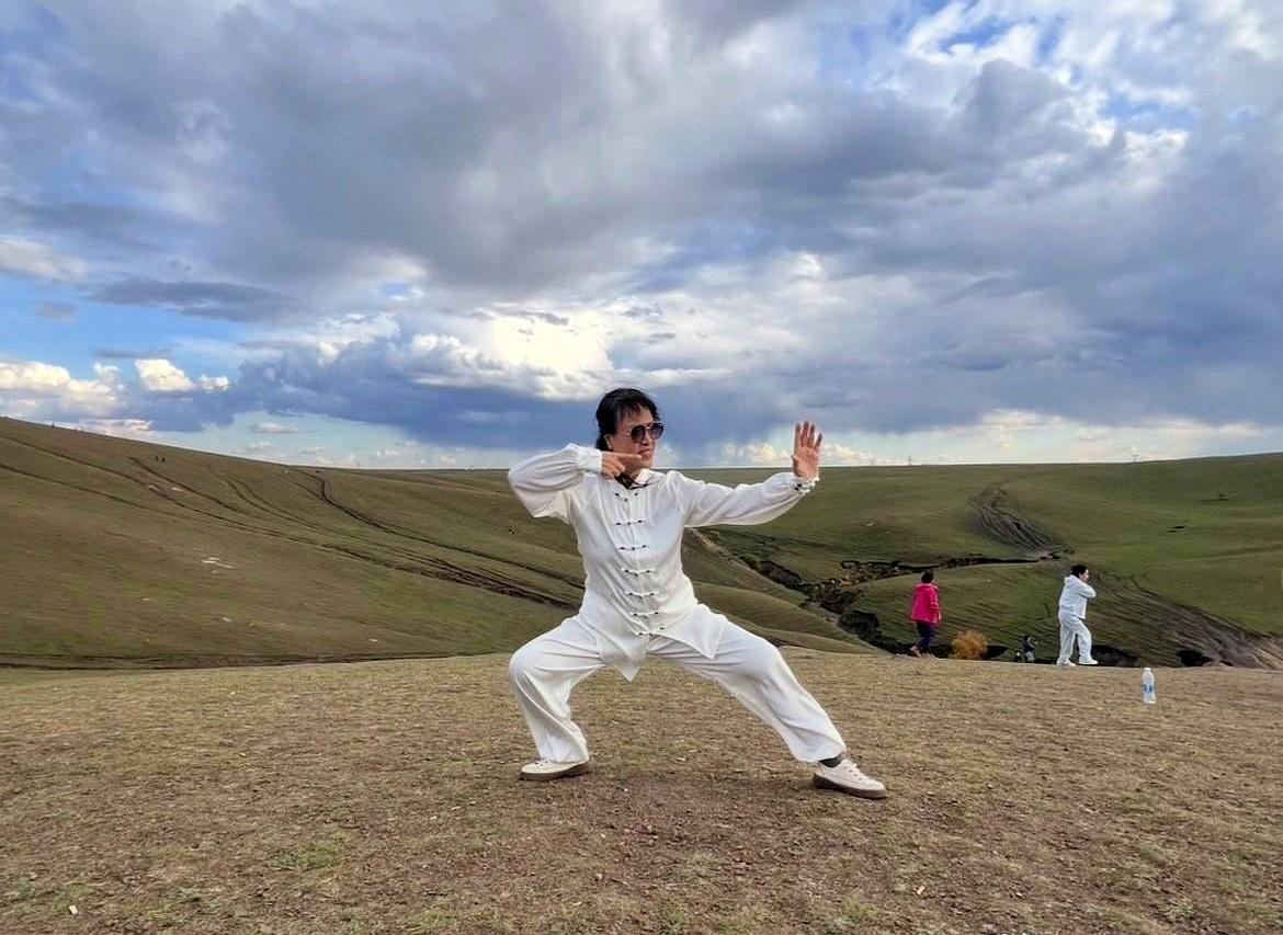 太极未必打得好，太极服倒是买了一堆，你们也这样子吗？
 

我听了老师说穿太极服