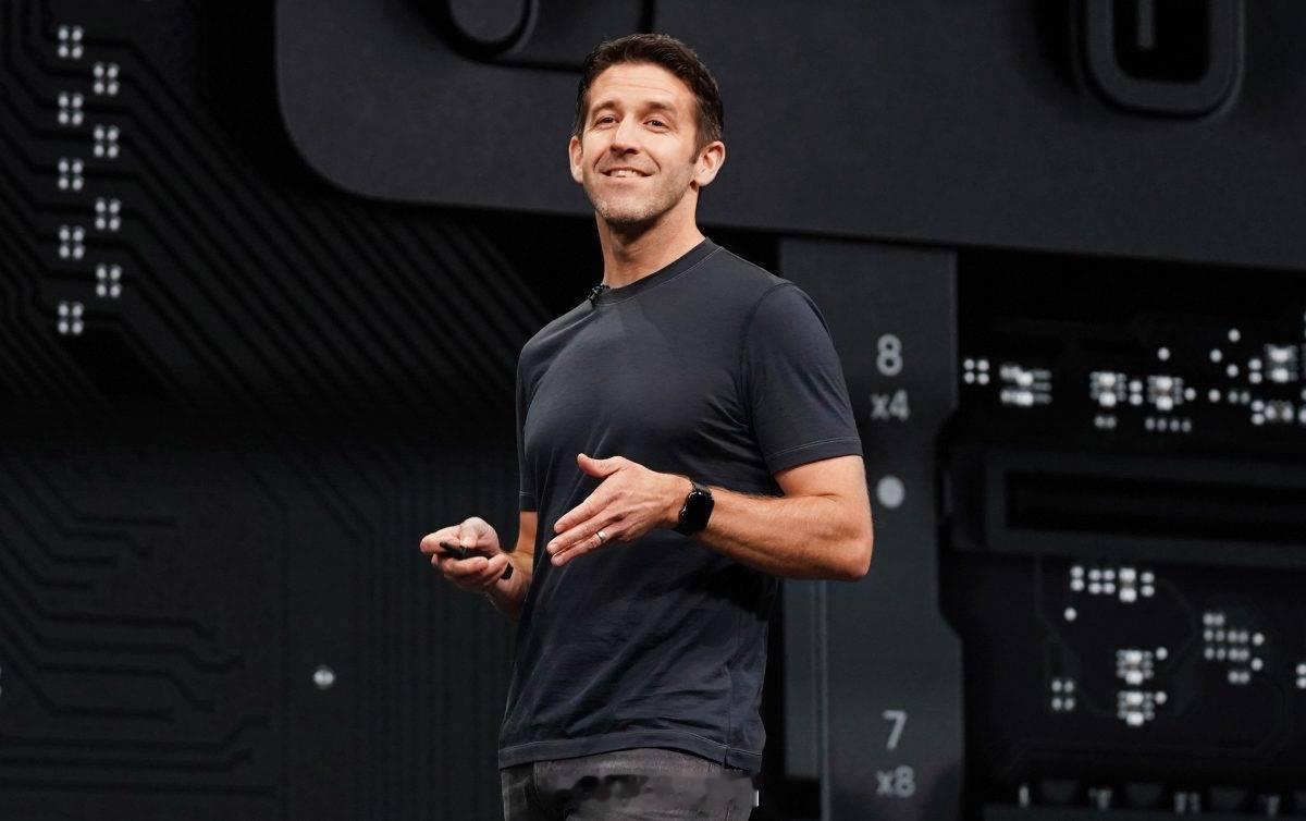 今天，苹果官网首页刷新了「来自 Tim 的一封信」，官宣库克不再担任苹果CEO。