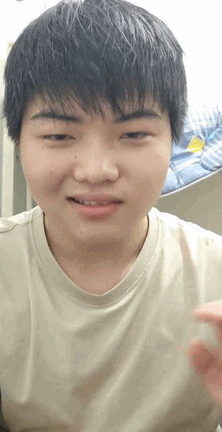 已经不需要上班？网友建议工厂Uzi可以不用厂子里打螺丝了，直接开启直播COS V