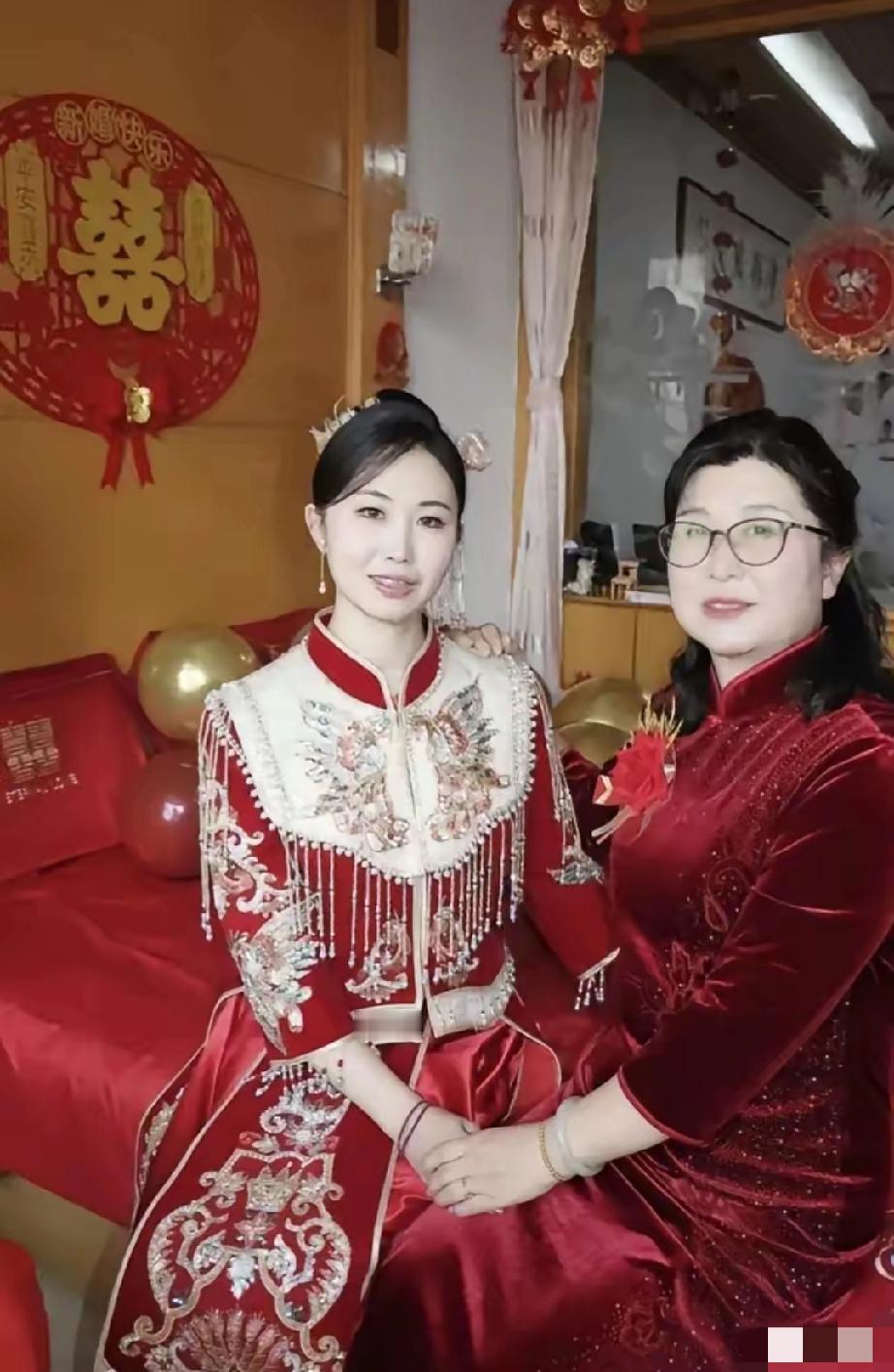 表姐这波操作，我是真心佩服。彩礼一分不留全给闺女，还叮嘱她先帮婆家还债，这格局一
