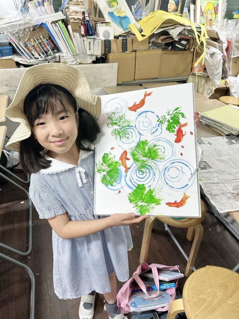 ？孩子的美商是有点东西的（第二次用毛笔以前从没画过 