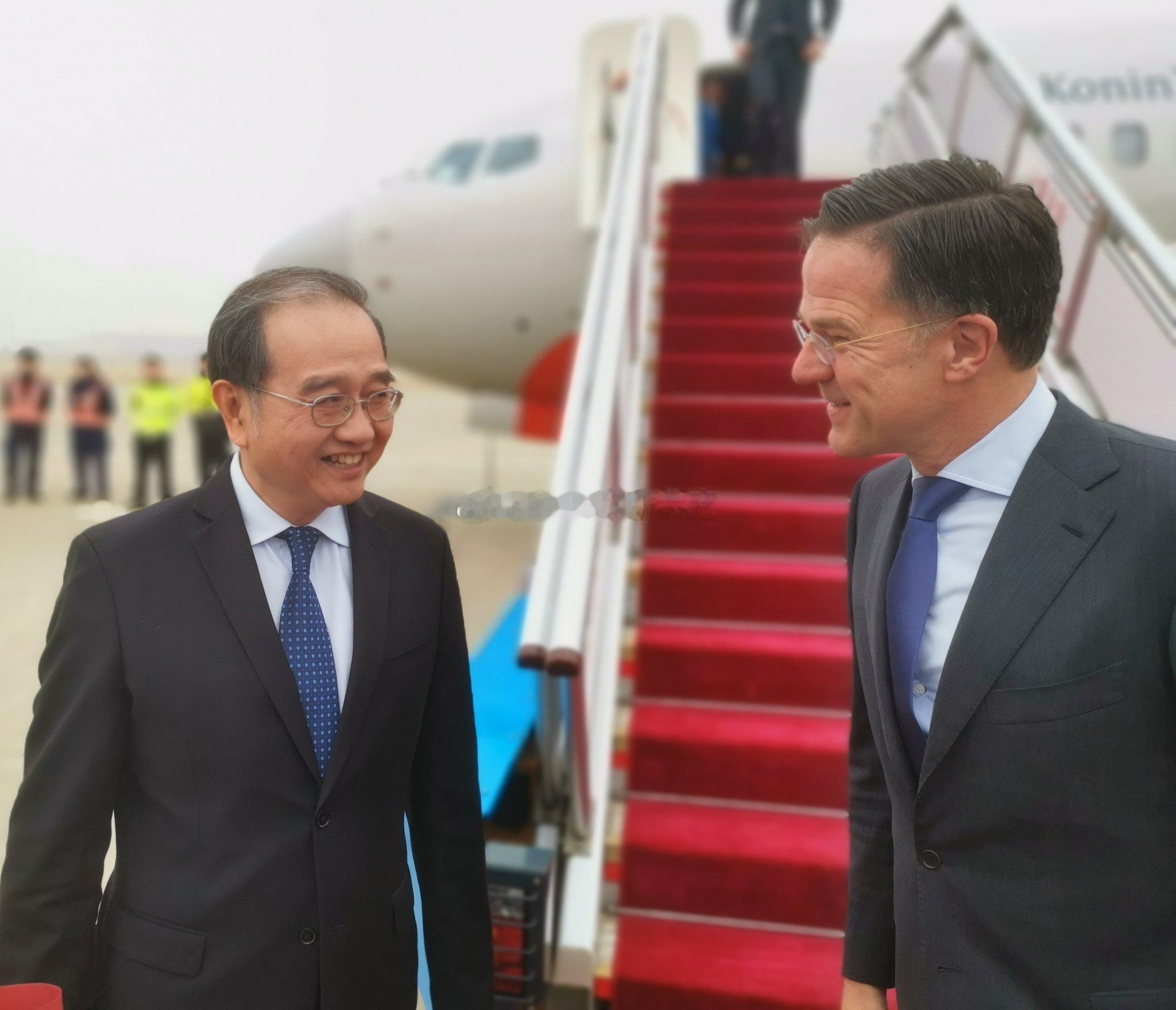 #荷兰首相访问中国 第一站北大#3月26日，荷兰首相马克·吕特抵达北京机场，正式