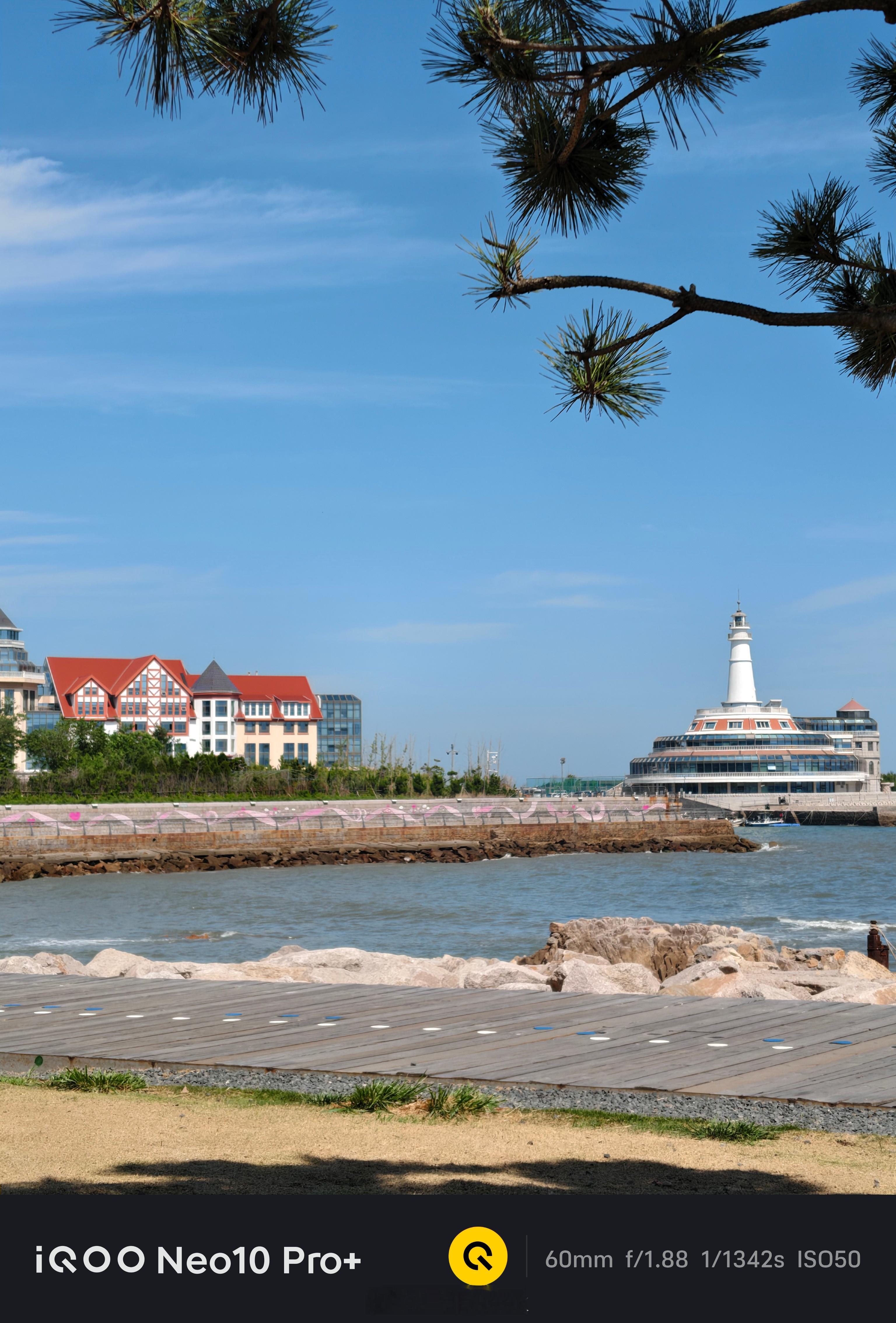 海边风好大假装在度假⛱️（iQOO Neo10 Pro+人像模式拯救了不化妆还想