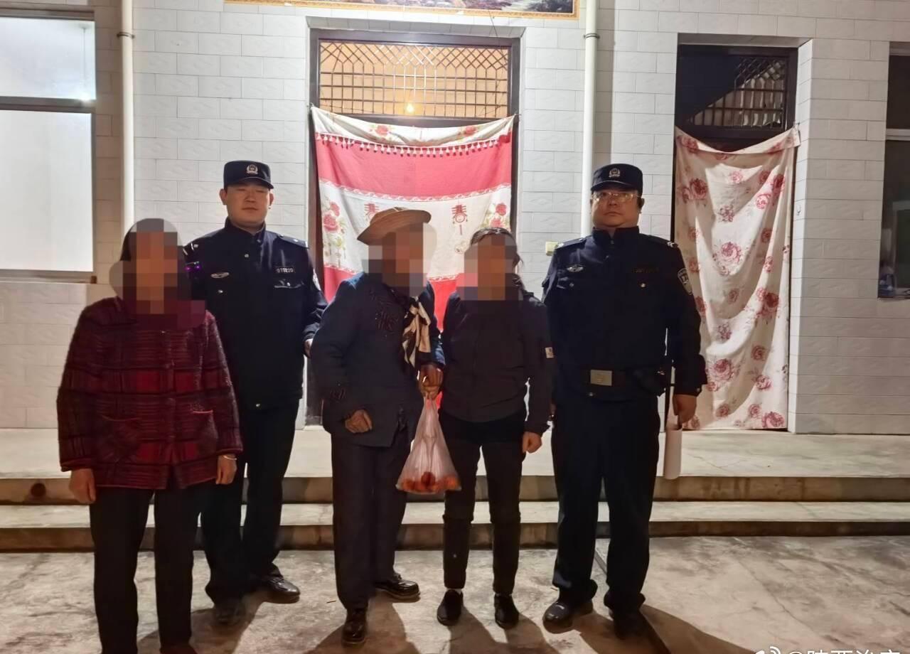 【深夜七旬老人迷路滞留，热心村民联动助其平安归巢】深夜时分，宝鸡凤翔柳林派出所辖