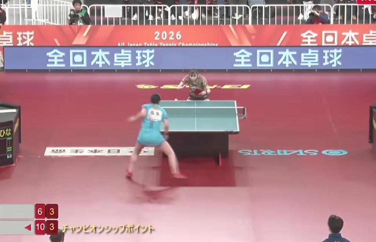 张本美和4比3逆转早田希娜 17岁少女泪斩全日冠军 打破18战3胜魔咒
 
七局