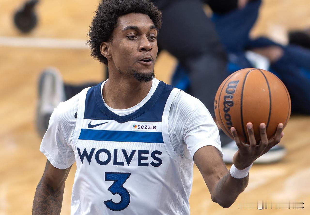 字母哥争夺战最大障碍！森林狼不愿出的麦克丹尼尔斯，成交易唯一筹码。
名记Marc