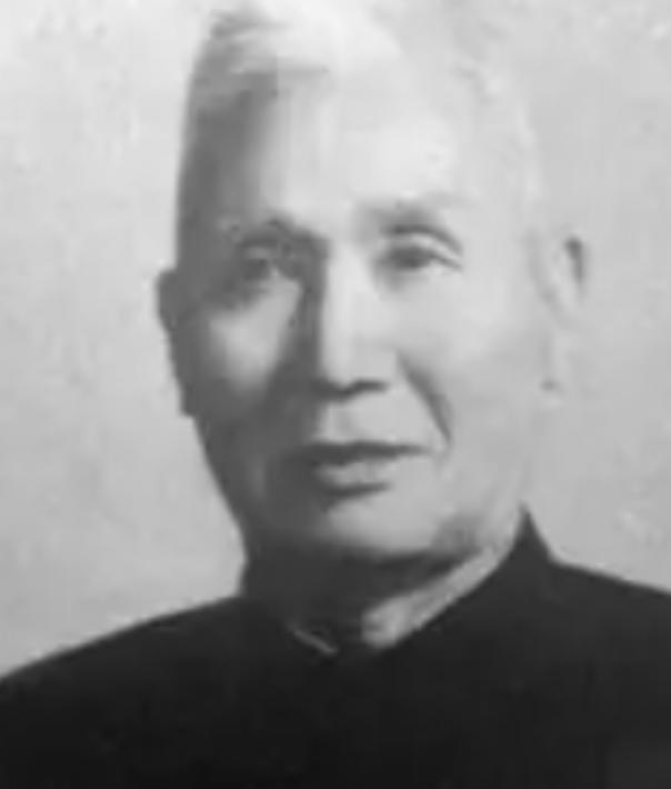 1938年冬，王劲哉率第128师残部转入鄂中，在缺兵少枪的江汉平原硬撑近5年，与