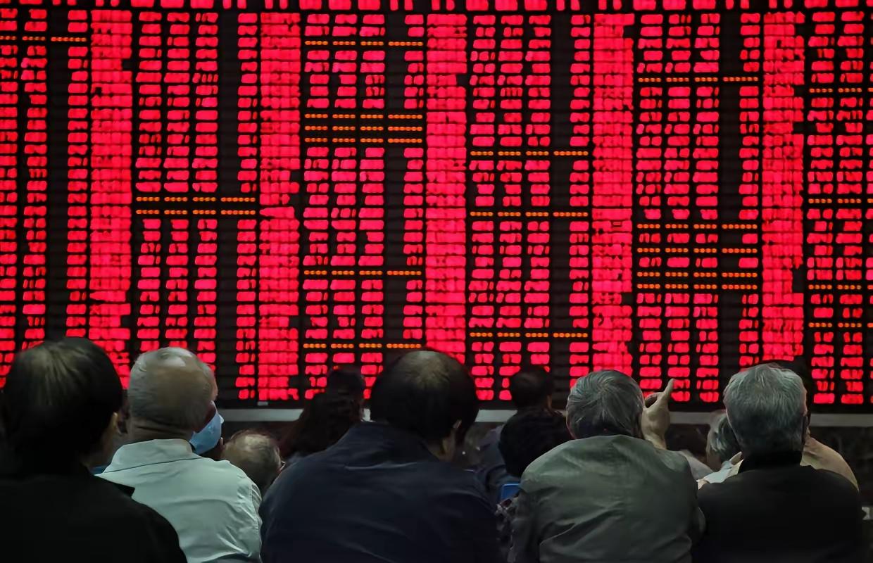 股票上涨的根本原因是什么？
       一是上市公司业绩推动，二是供求关系，三