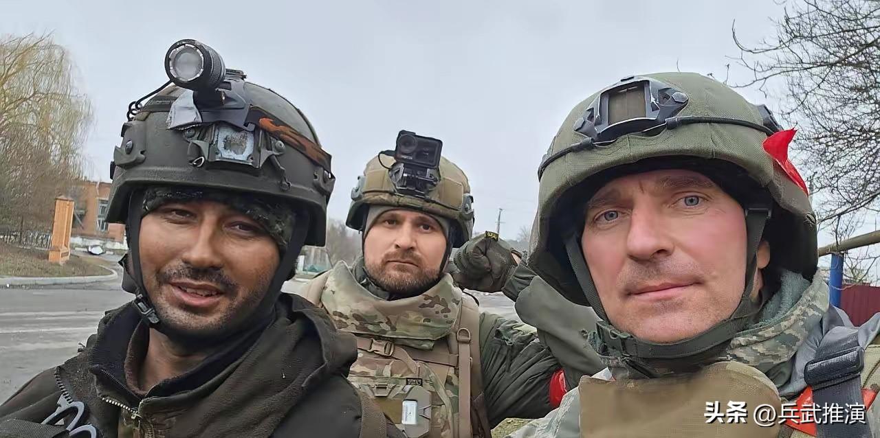 2025年3月13日俄方宣布解放库尔斯克州、距离乌俄边境9公里的苏贾市。

俄军