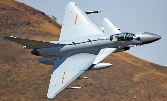 歼-10并非所有零部件都是国产的，其国产化率经历了从“核心依赖进口”到“关键系统