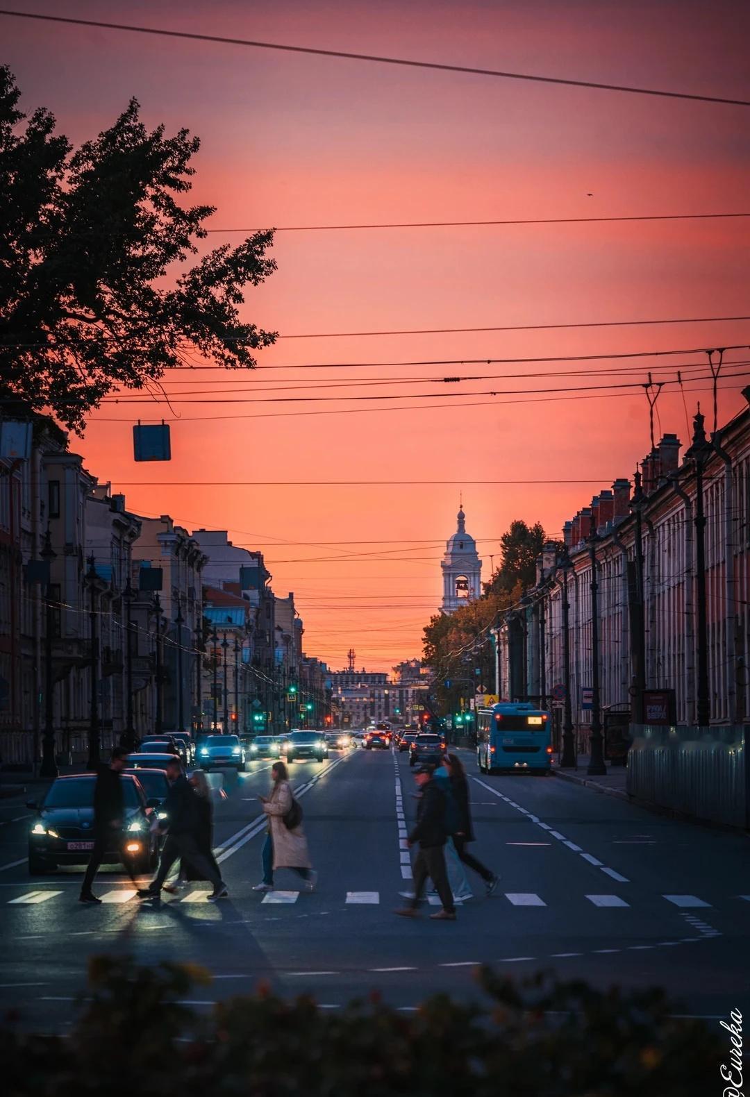 🇷🇺圣彼得堡对我太好了
横图预警❗️
一起欣赏涅瓦河的晚霞
俄罗斯 圣彼得堡