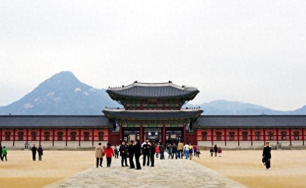 韩国人吃不起西瓜还叫发达国家？这问题戳中无数人疑惑！国土面积不如中国一个省，资源