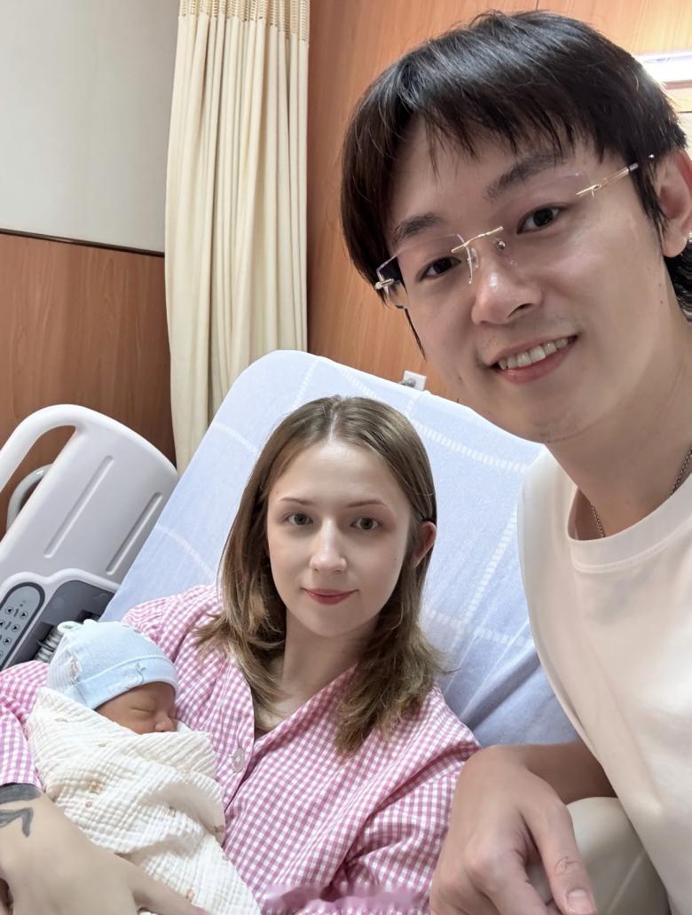 【瑞安小伙与乌克兰妻子迎来混血宝宝】近日，瑞安95后小伙“啊狼”分享暖心喜讯，他