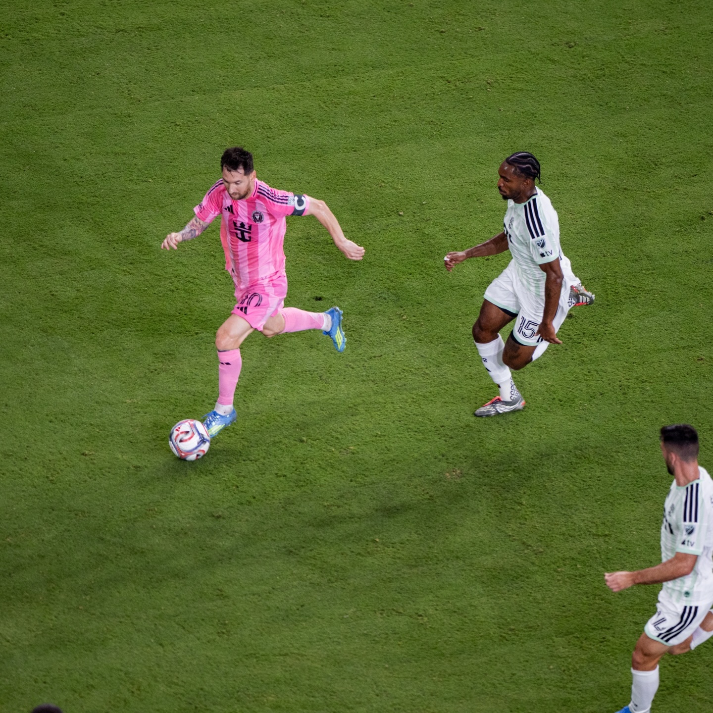 梅西更新ins：我们新体育场的第一场比赛🏟️⚽梅西迈阿密国际vs奥斯汀fc