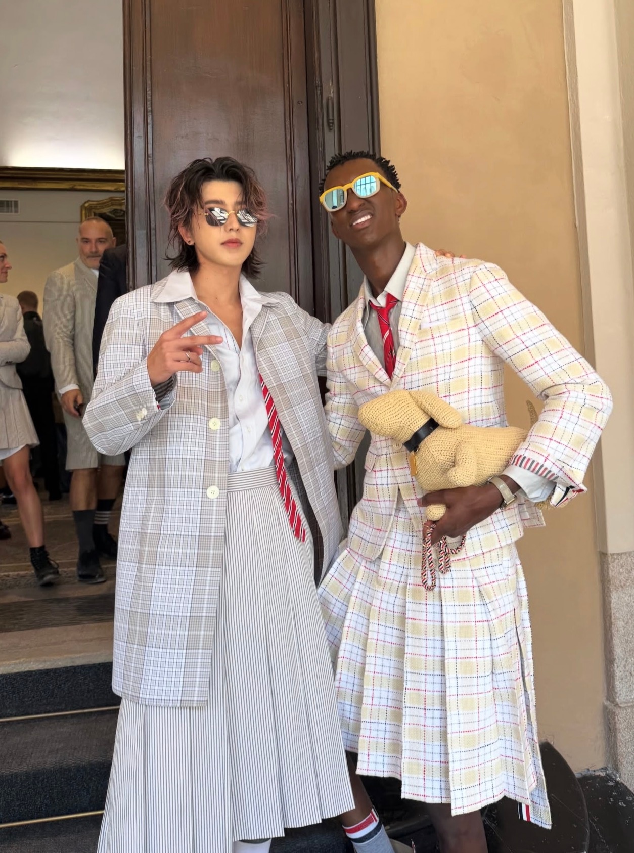 蔡徐坤米兰时装周 cxk 蔡徐坤 thombrowne 米兰时装周合照+1 📸