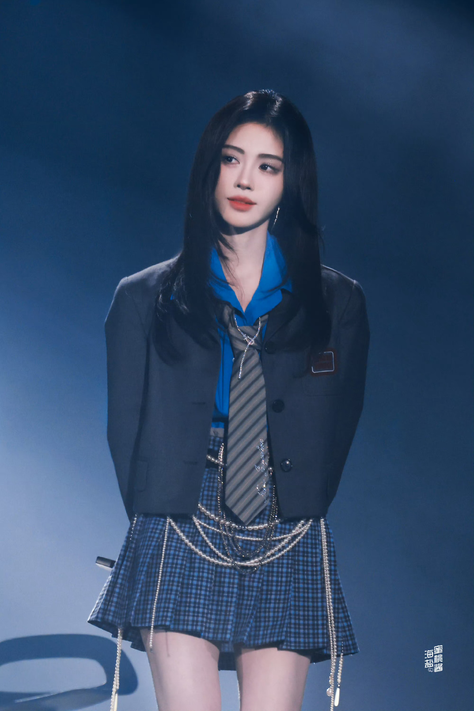 jjy鞠婧祎jjy鞠婧祎苏绿夏你继续闪闪发光 我奔赴你的同时 我也将你年少时未完