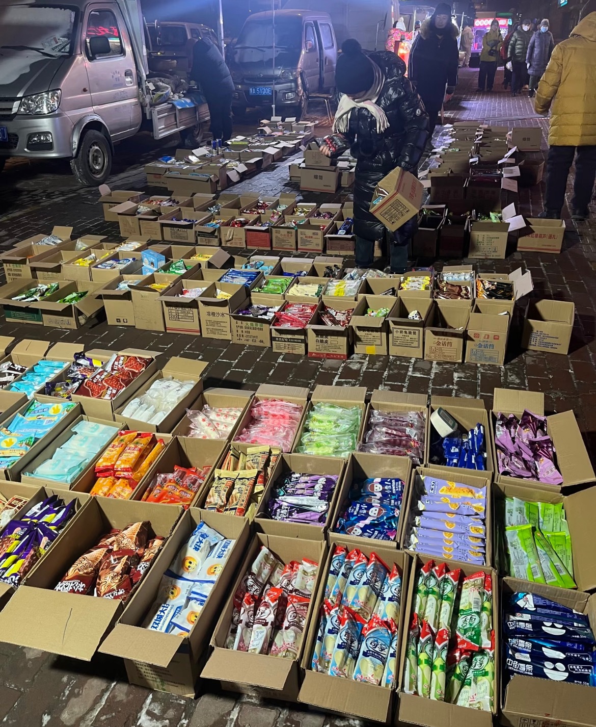 东北大冰箱营业了我可太喜欢东北了，还记得第一次去东北看到街边卖雪糕的超惊讶，居然