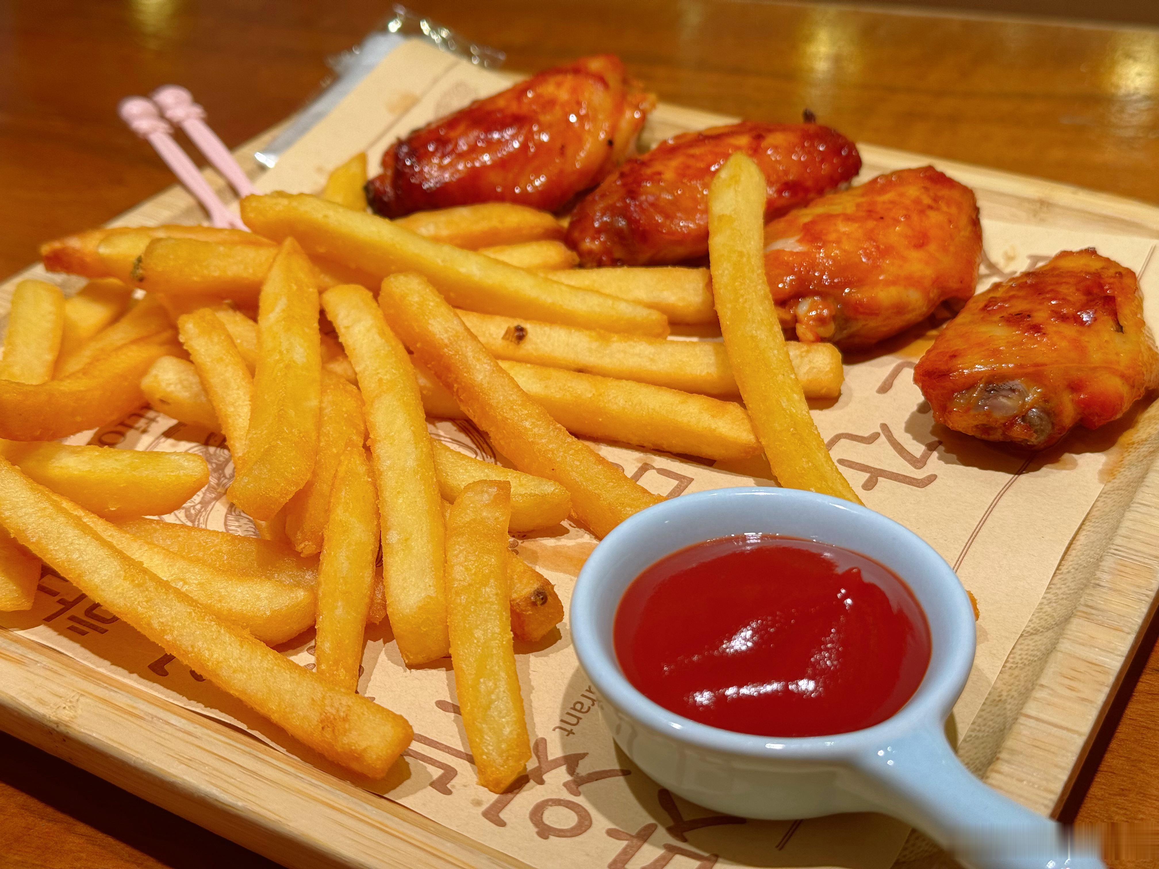 周末愉快❗️夏至安康❗️今日晚饭～吃的饱饱的，继续回家看书复刁呀📖Kiwi周三