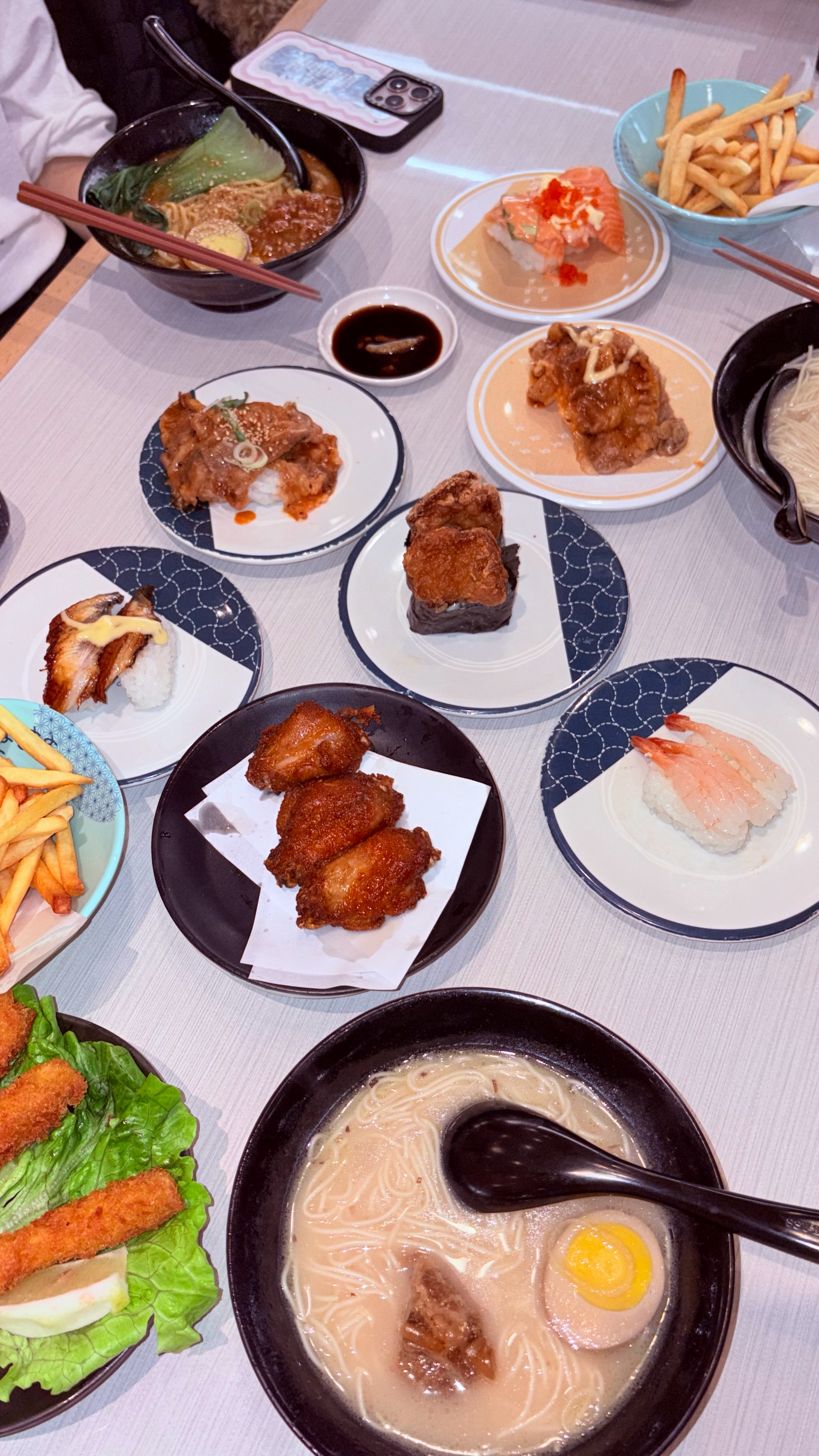 宝宝肚肚打雷了 