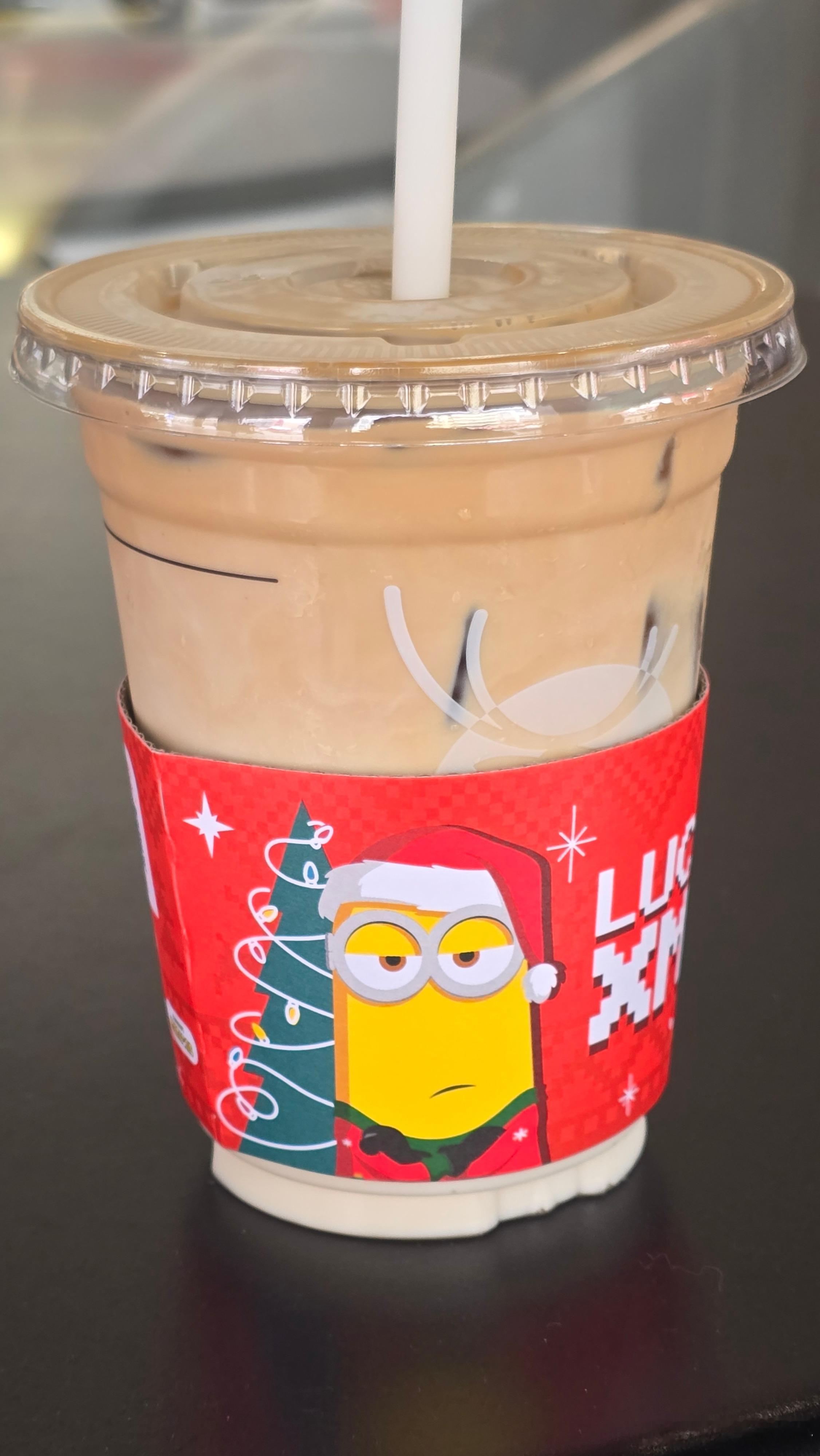 刚刚睡醒，喝杯小黄油提提神～最近真的肥了点，等会去跑步我的日常plog