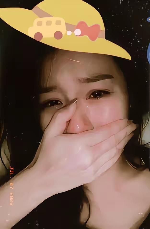 36岁杭州单身女子林女士，花18.8万元买了一台男性机器人，解锁了情感陪伴+家务