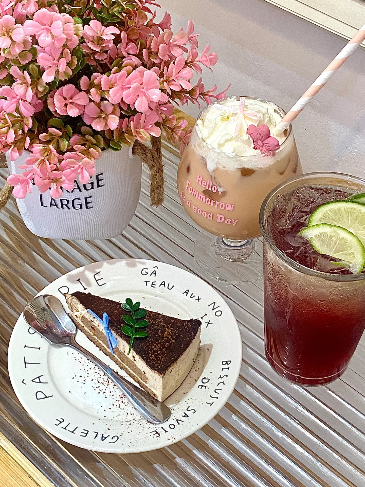 ✨观音桥塔坪宝藏新店｜闯入莫奈的油画花园🌷