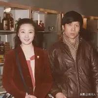 马未都夫人贾红伟年轻时的颜值远超丈夫
 
提起马未都，大众熟知他是知名收藏家、观