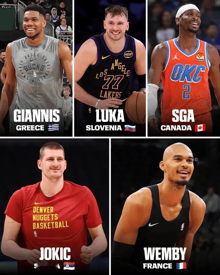 国际明星队这首发暴打美国队！
世界队全是MVP级别的，4个在西部就证明西部有多强