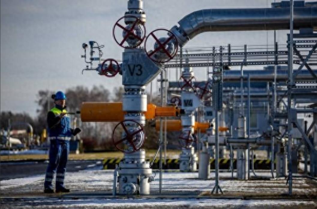 最近欧盟熄火了，不再趾高气扬地指责中国购买俄罗斯液化天然气。原来，2025 年俄