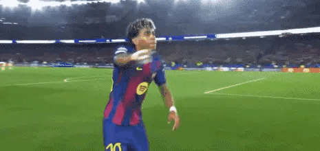 你啊！总能整点新花样！小孩哥就是小孩哥，在巴萨还有试错的成本，天赋异禀就是任性！