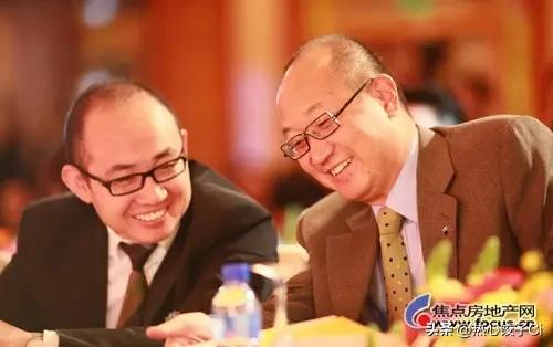 潘石屹说，就是莫名其妙的一堆钱，这些人肯定会犯错误。冯仑说，因为突然有钱以后，你
