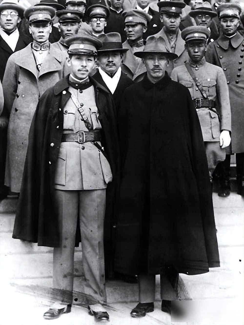 中国在民国时期为啥被日本人打的那么惨，杀了几千万，其实罪魁祸首就是蒋介石和他的家