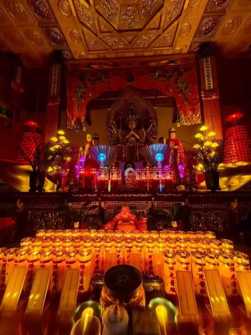 佛法看世间 广钦老和尚开示：修行就是忍辱这两个字。不要嫌别人这点不好，那点不好，