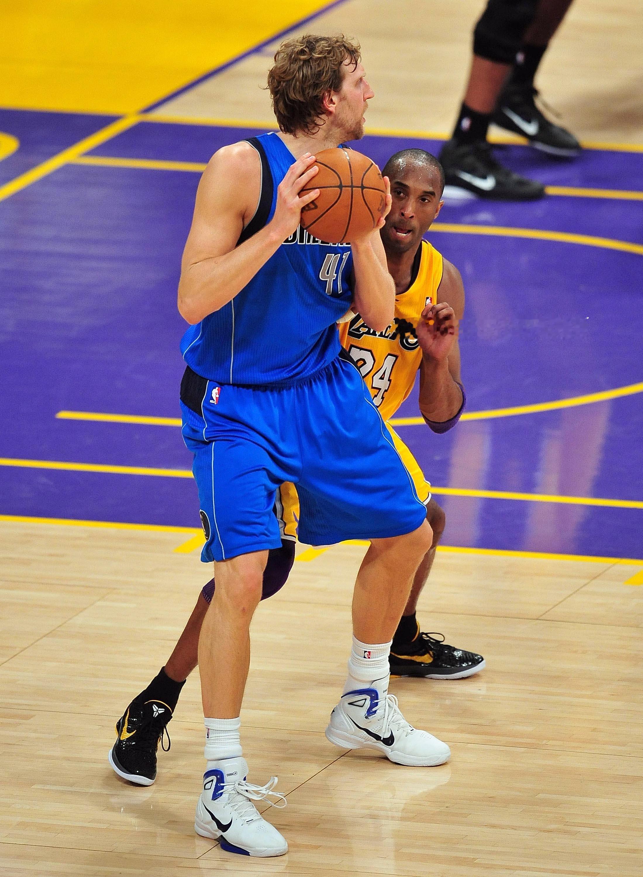 Dirk Nowitzki Vs. kobe bryant 2011 nba科比