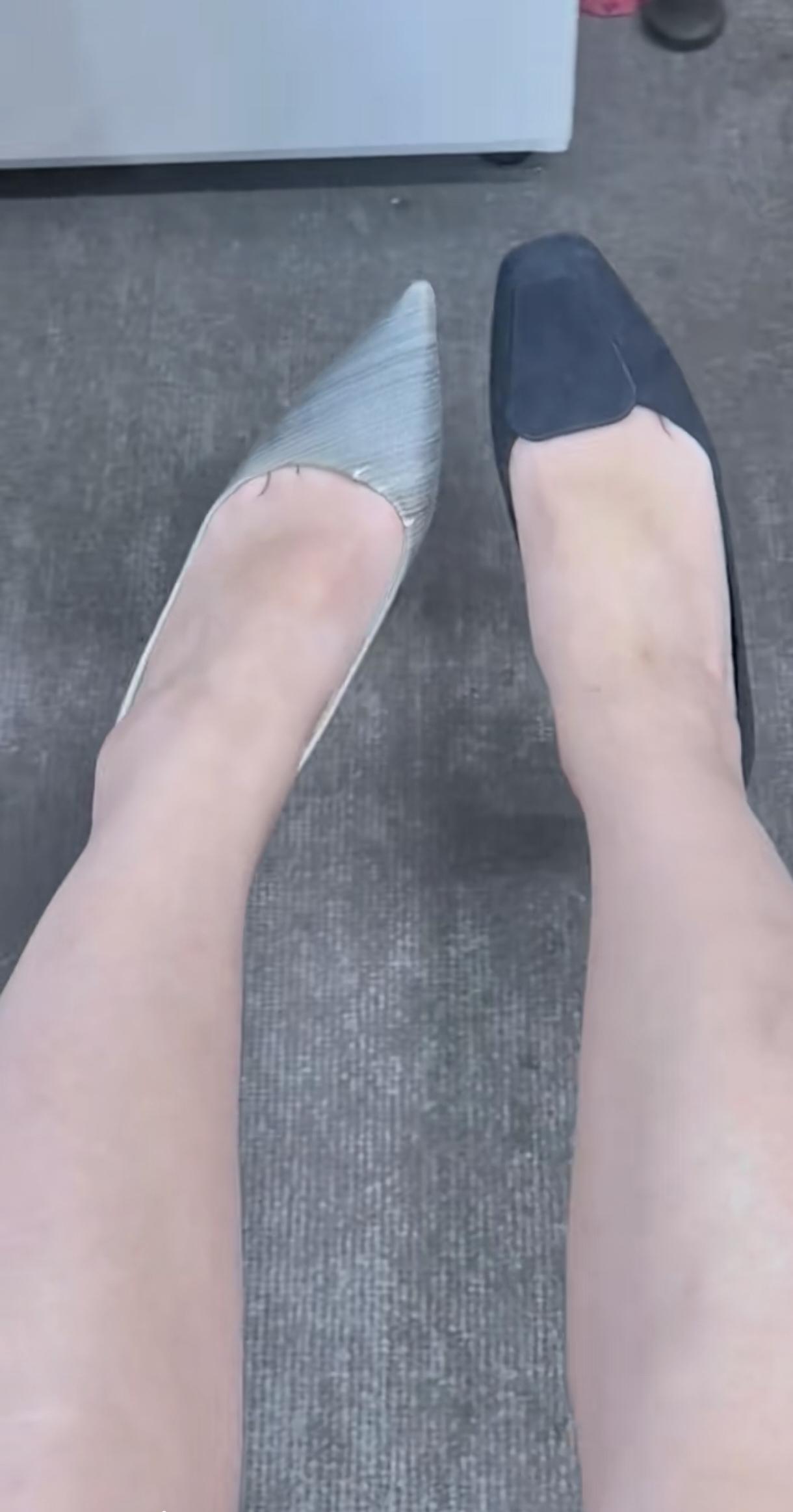 哈哈哈哈，才发现穿错鞋子，昏头了，只好这样，将错就错了。