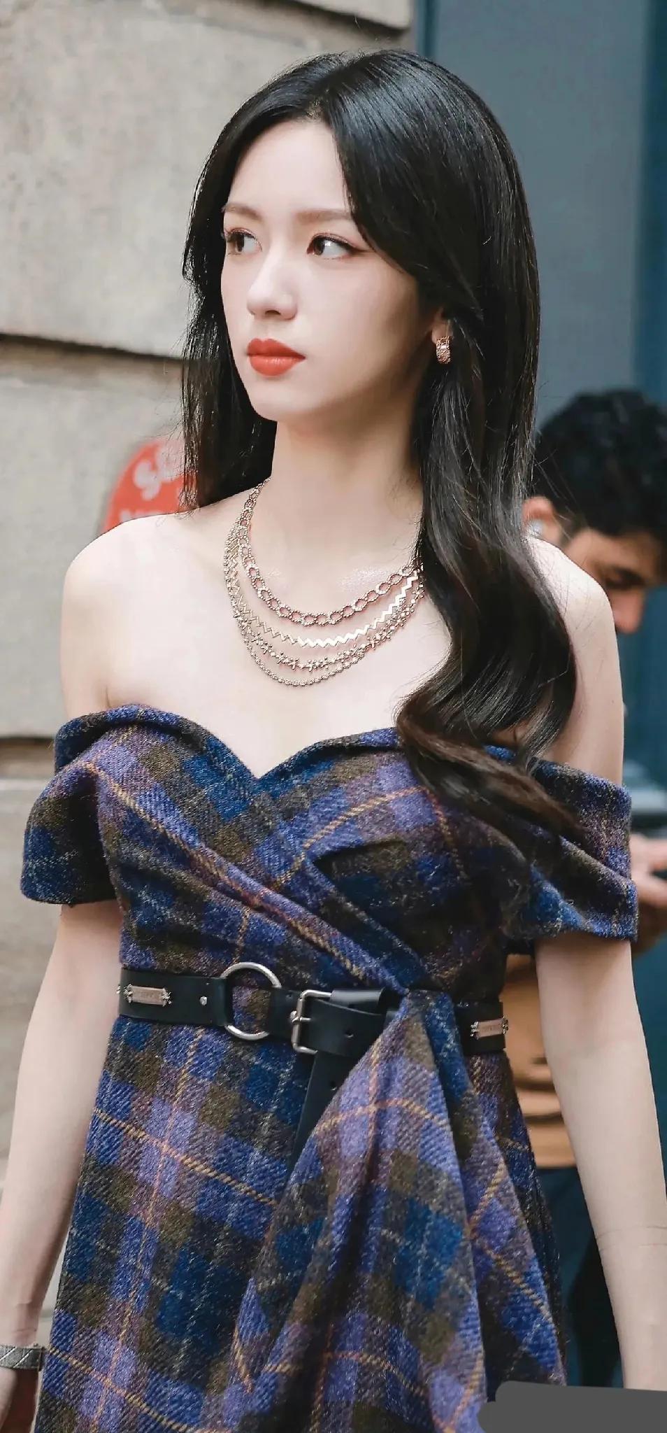 周也的美丽和气质全面秒杀一众小花