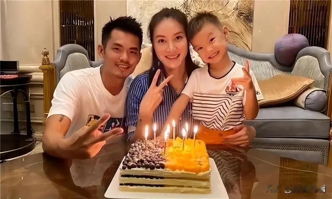林丹和谢杏芳计划投资7个亿，在海南建设高水平的羽毛球运动与教育中心。

5月17