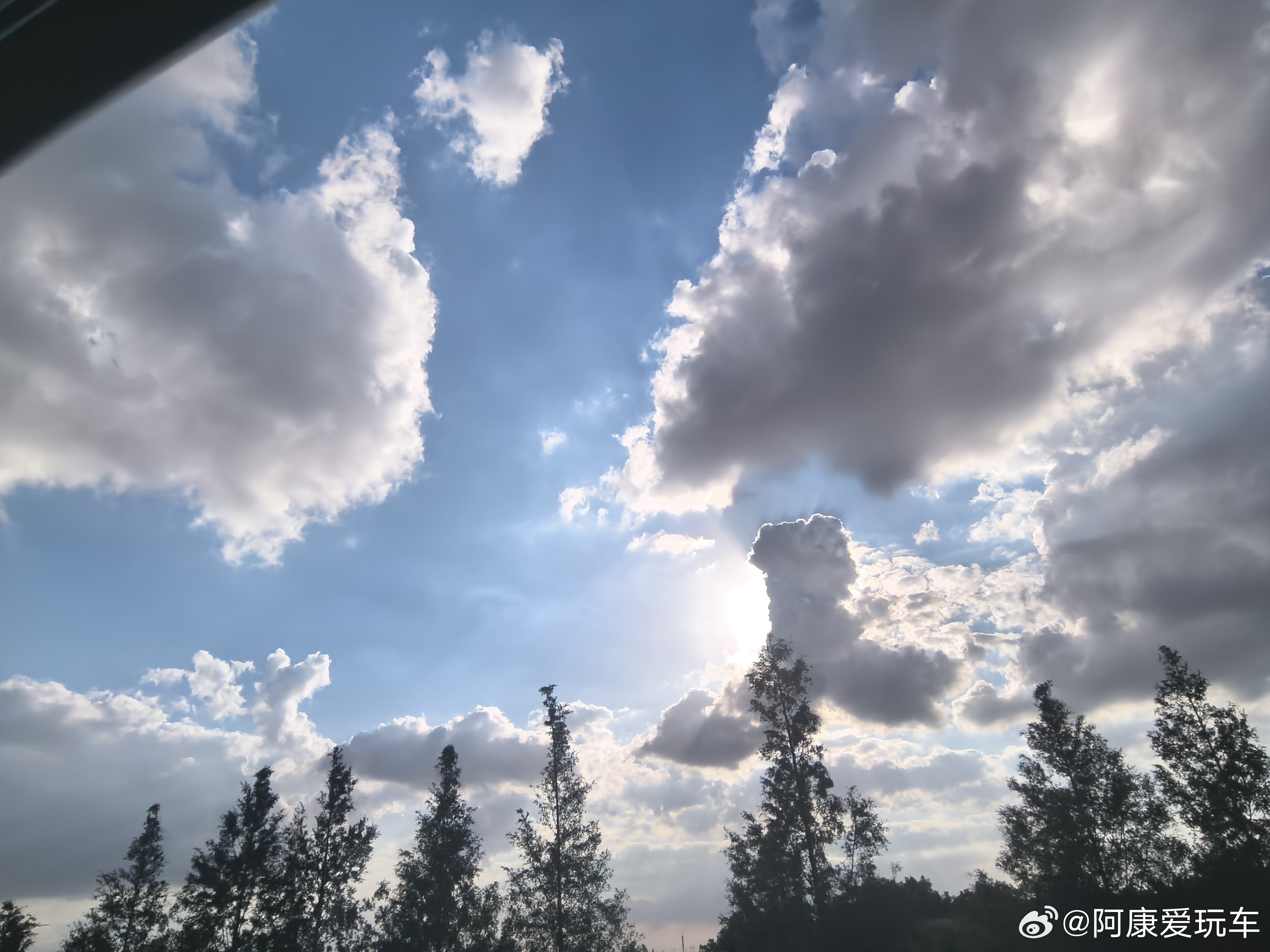 很久没见过，这样的蓝天白云 ​​​