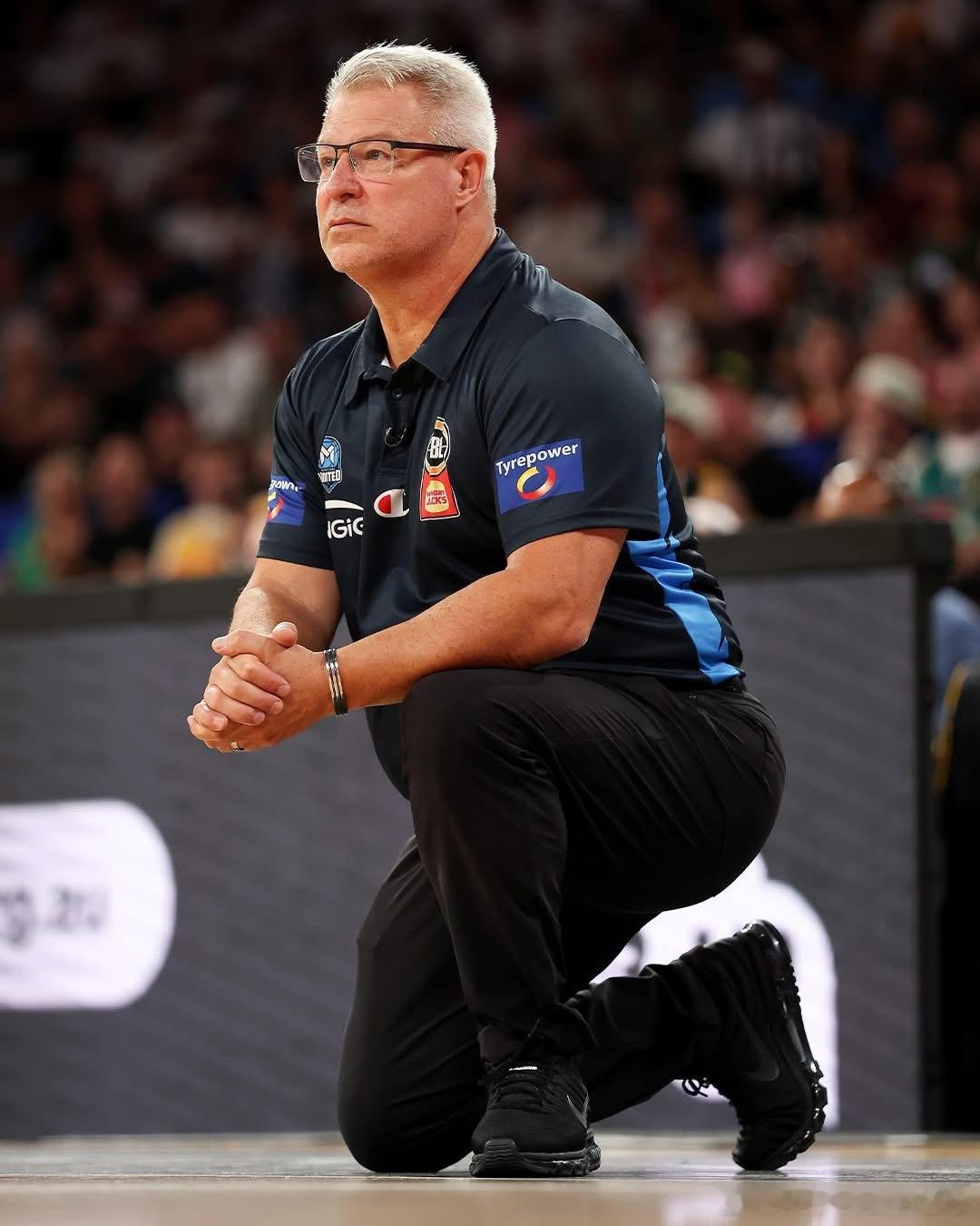 收到日本B联赛合同，下赛季预计离队前往日本执教nbl